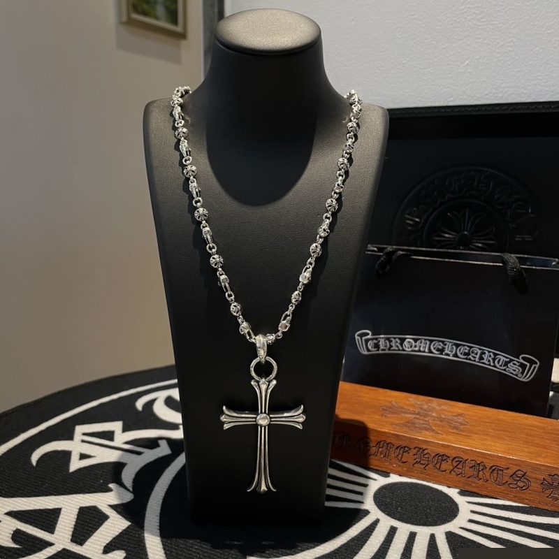 Ch**me He**ts necklaces
